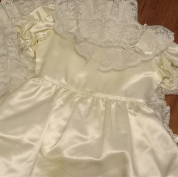 Dress - Picture 3 of 4